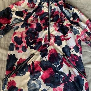 Lululemon jacket size 4